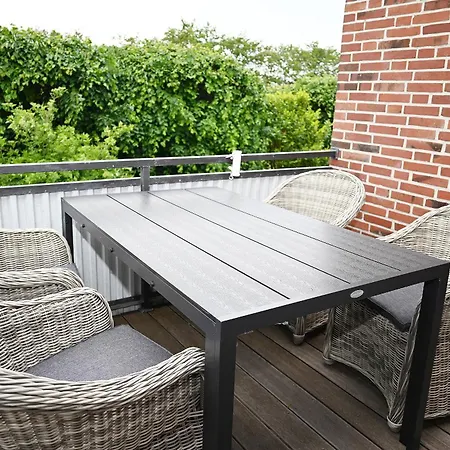 Apartment Pauline Mit Strandkorb Am Deich Busum